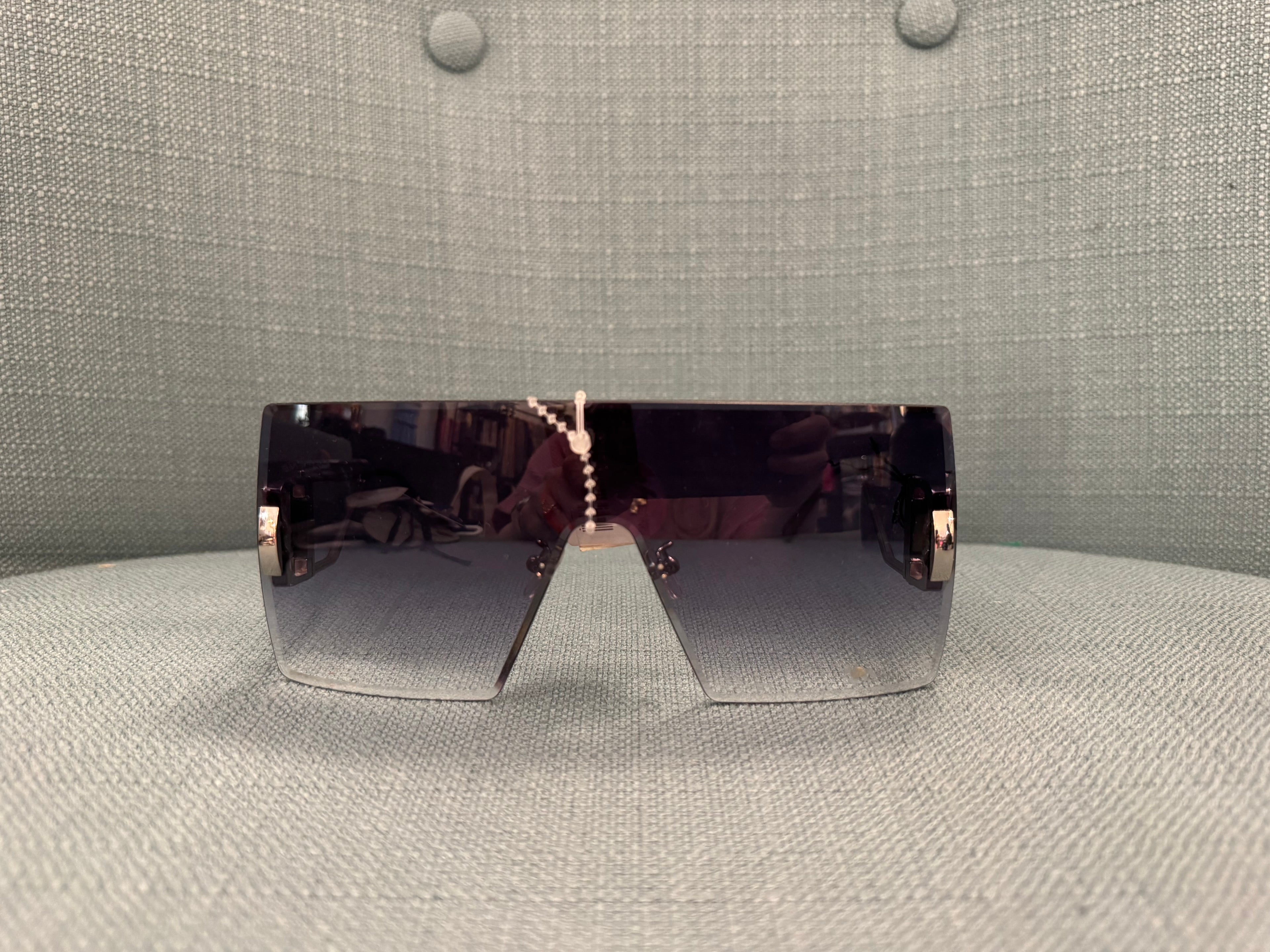 CLASSIC STRAIGHT SUNGLASSES