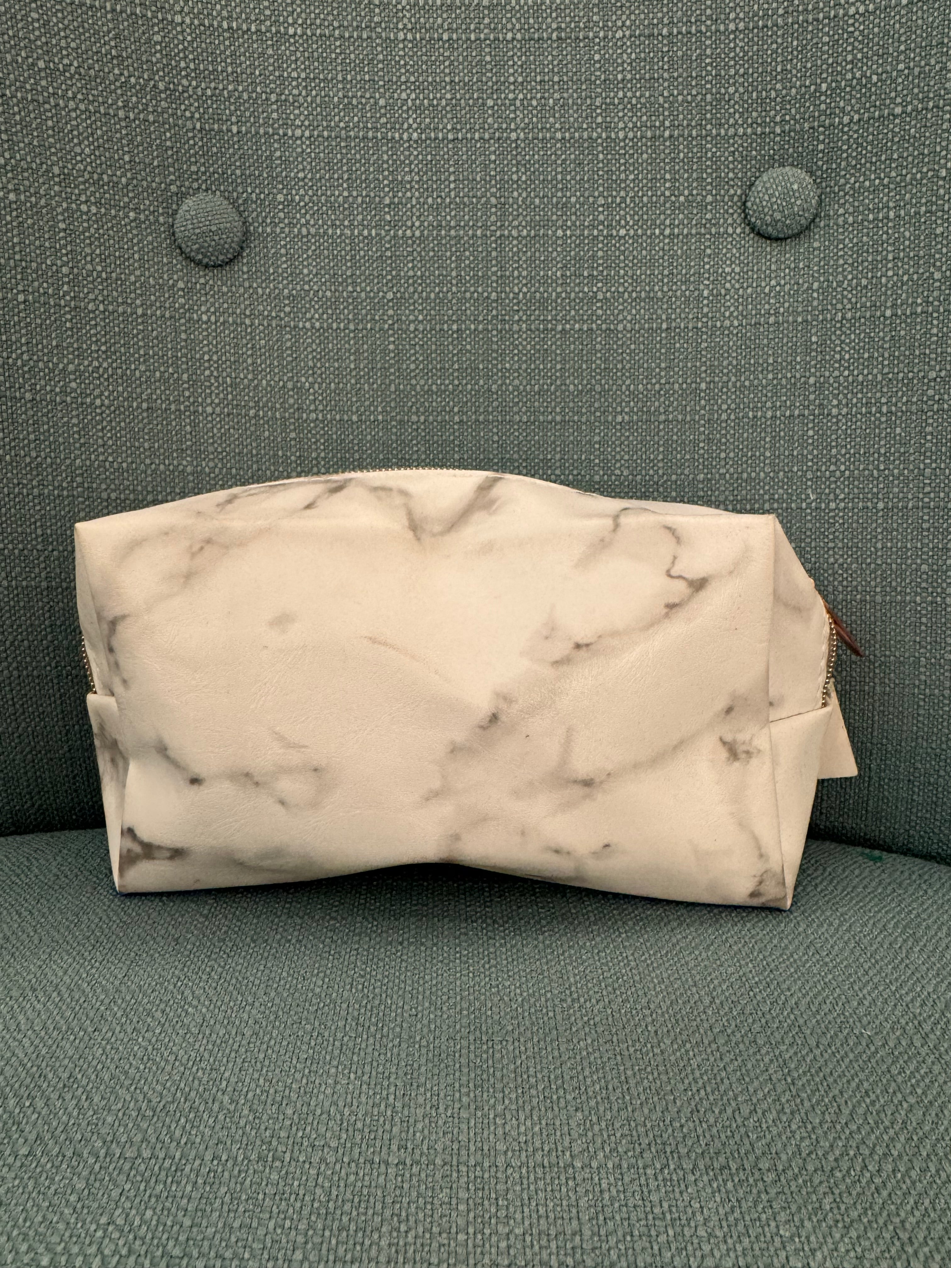MARBLE MAKEUP CASE