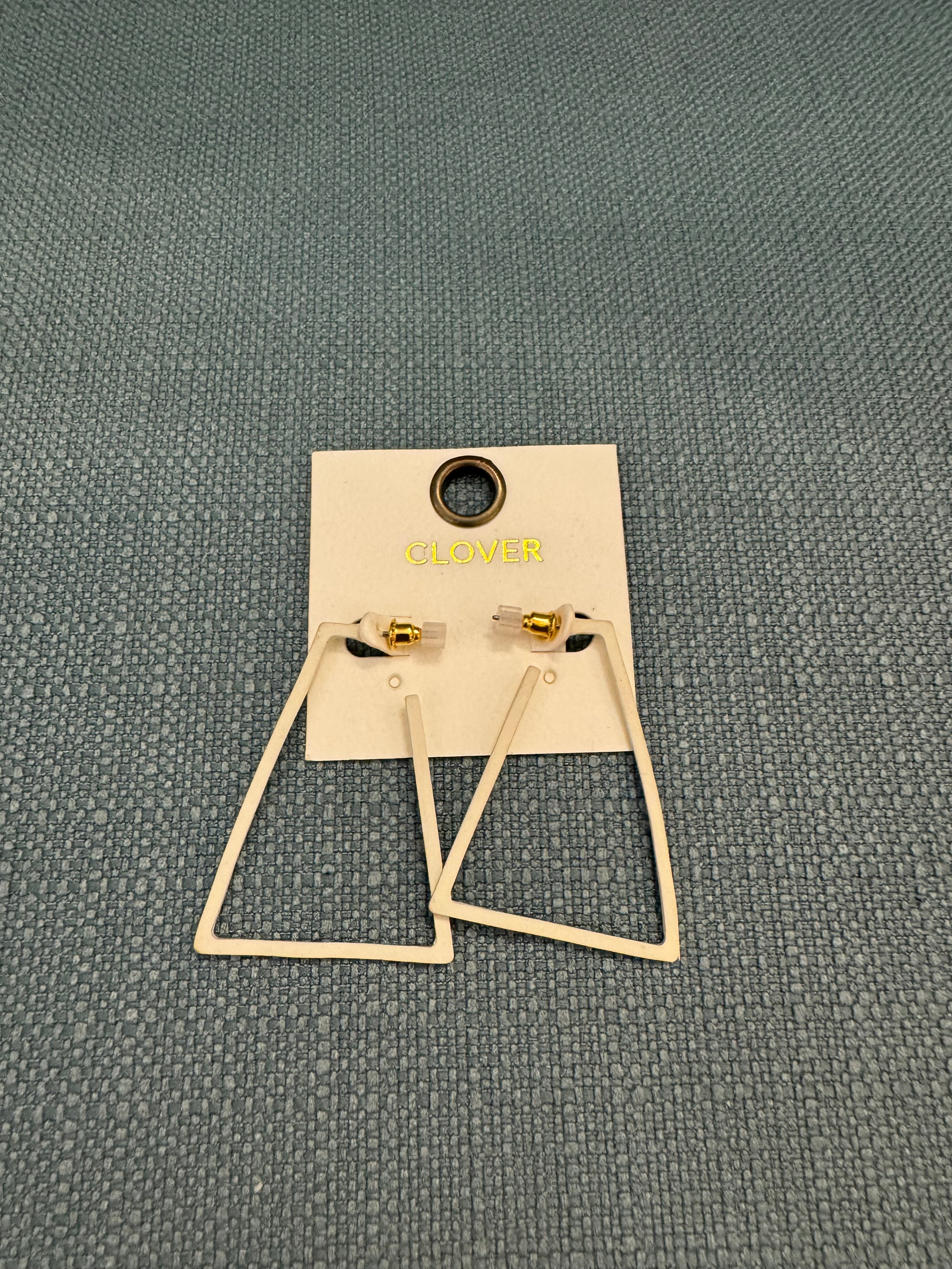 TRIANGLE EARRING