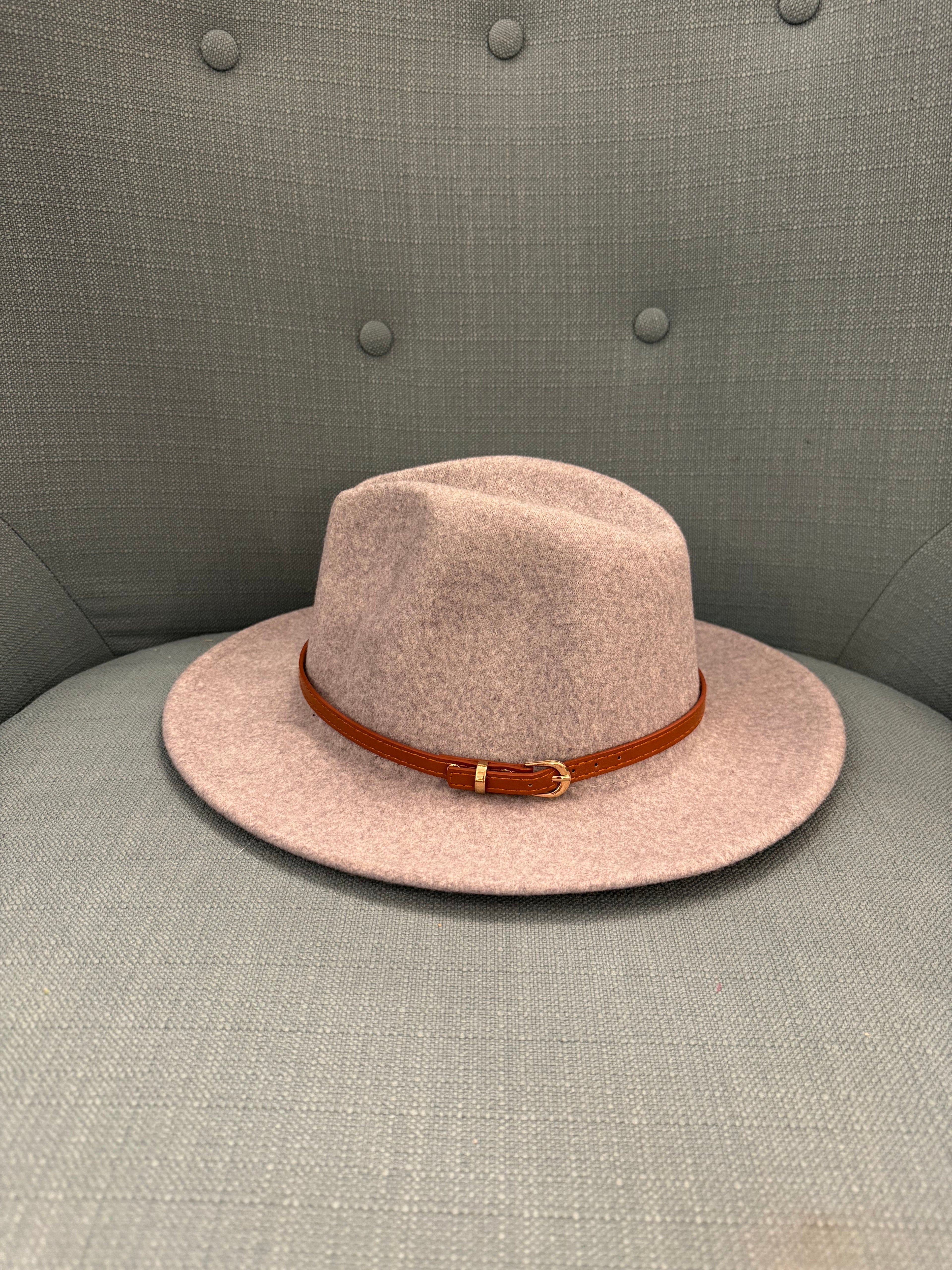 LIGHT GREY JAZZ BRIM HAT