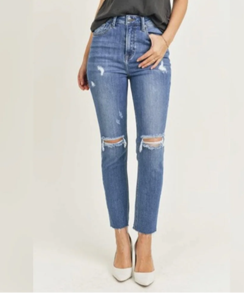 DISTRESSED RELAXED FIT SKINNY