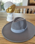 GREY STRUCTURED WIDE BRIM HAT
